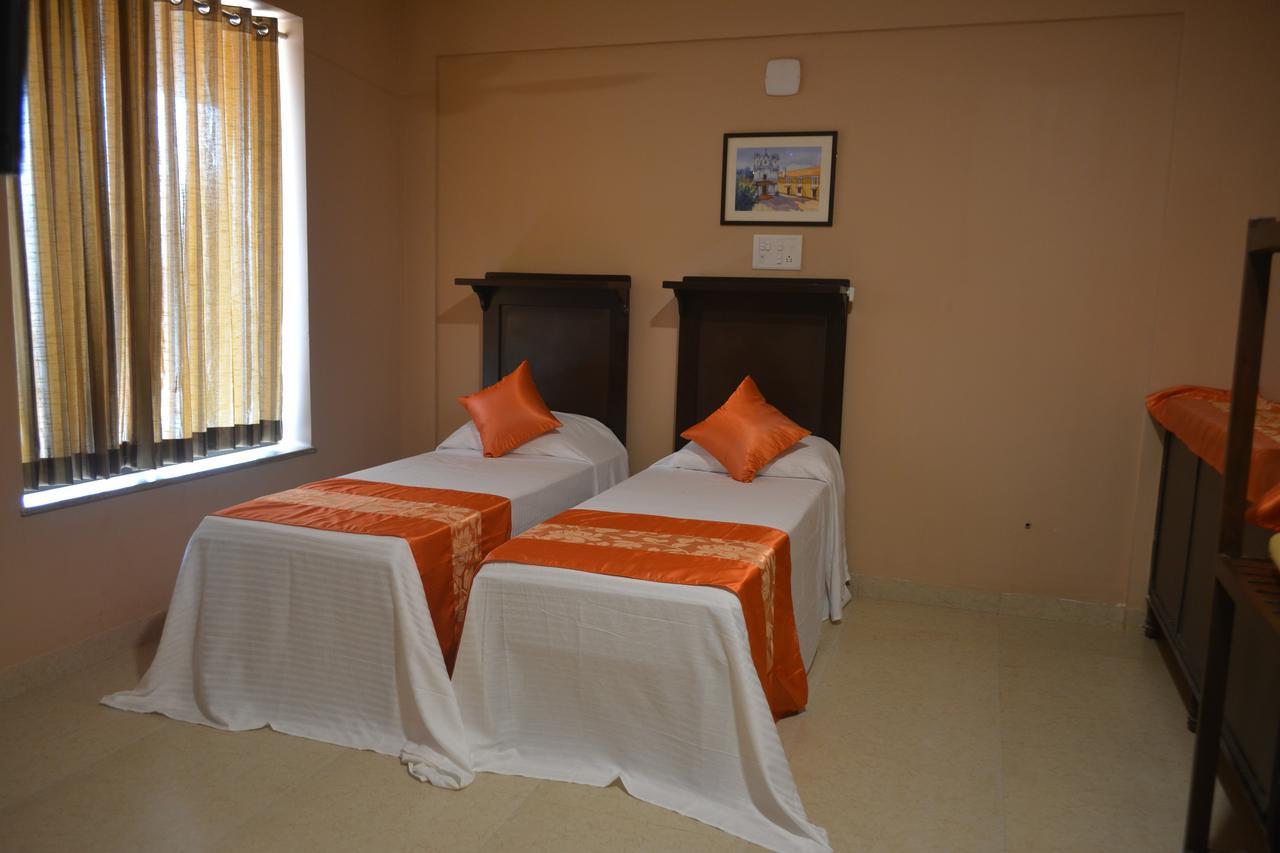 Dimar Beach Hotel Калангут Экстерьер фото